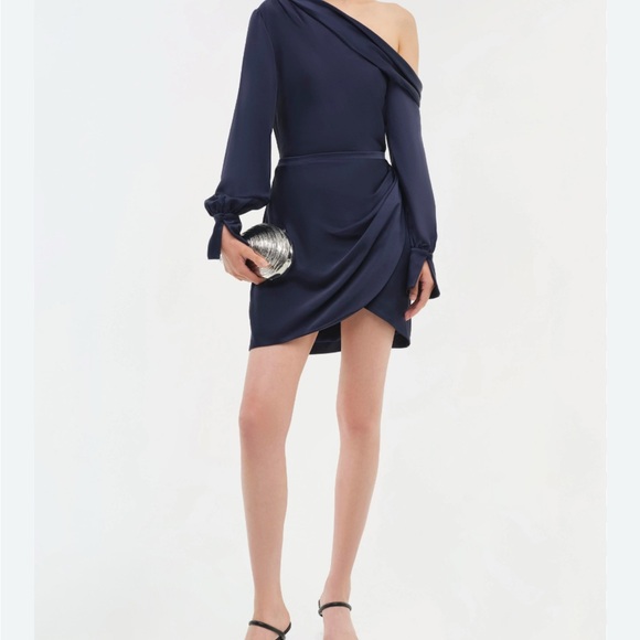 Elegant Navy Blue Off-Shoulder Dress - Picture 4 of 4